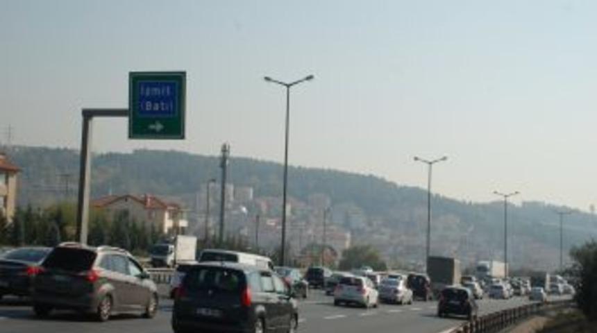 TEM Otoyolu Kocaeli Kesiminde Trafik Durma Noktasına Geldi