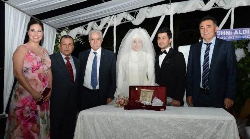Zihni Aldırmaz Nikah Kıydı