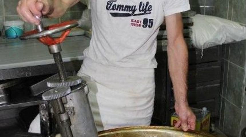 (&ouml;zel Haber) Tatlıcıların Gece Mesaisi