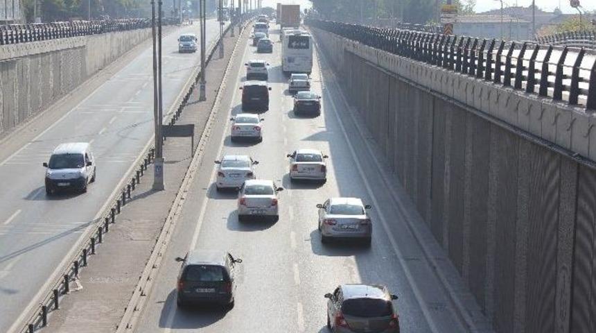 Bayram Tatilinin Başlamasıyla Trafik Yoğunlaştı