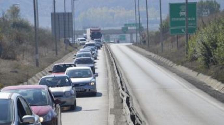 Bolu Ve Gerede'de Kilometrelerce Ara&ccedil; Kuyruğu Oluştu