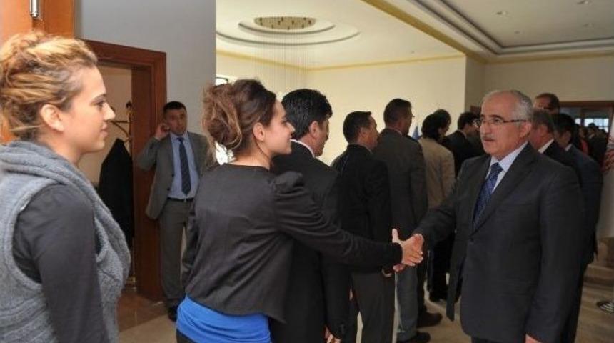 Vali Tuna, Valilik Personeli İle Bayramlaştı