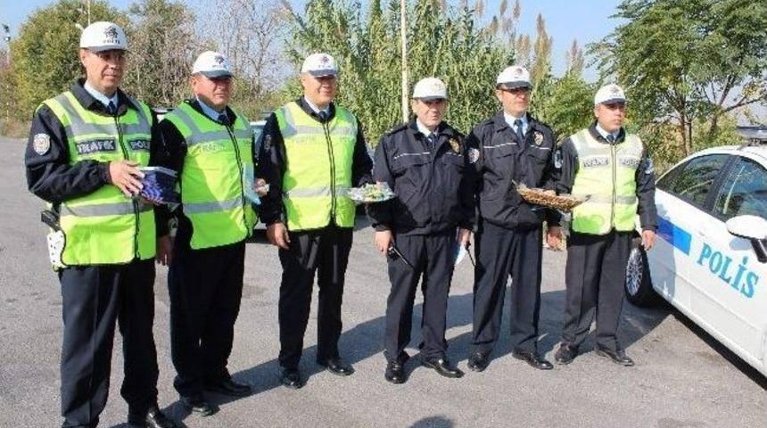 Manisa'da Şof&ouml;rlere Mesir Macunlu Bilgilendirme