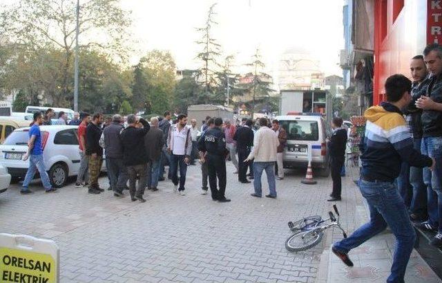 Polis Memuru İle Çaycının Kavgası Kanlı Bitti