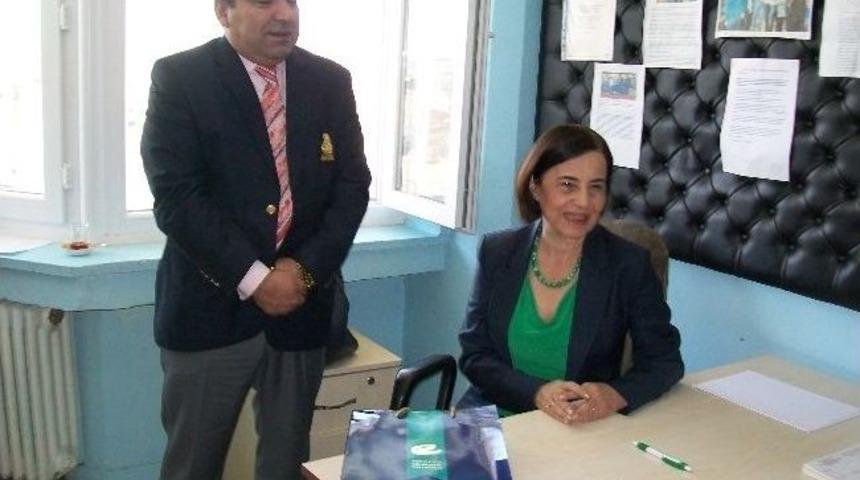 S&uuml;ll&uuml;'den Engelliler Derneğine Ziyaret