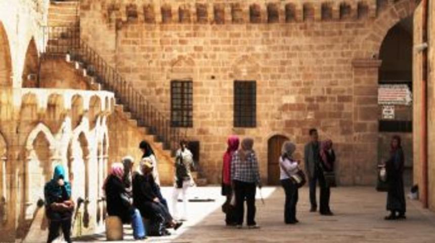 Bayram Tatili G&uuml;neydoğu'da Turizmcilerin Y&uuml;z&uuml;n&uuml; G&uuml;ld&uuml;rd&uuml;