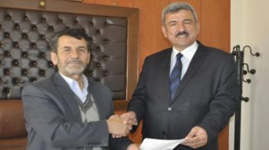 Vezirk&ouml;pr&uuml;'de Ilk Başkan Aday Adayı İbrahim Sadık Edis Oldu