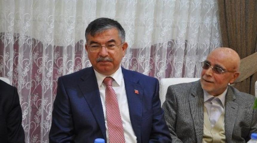 Milli Savunma Bakanı Yılmaz, Hava Savunma Sistemi İhalesine Tepkiler Olduğu Y&ouml;n&uuml;ndeki Soruları Yanıtladı