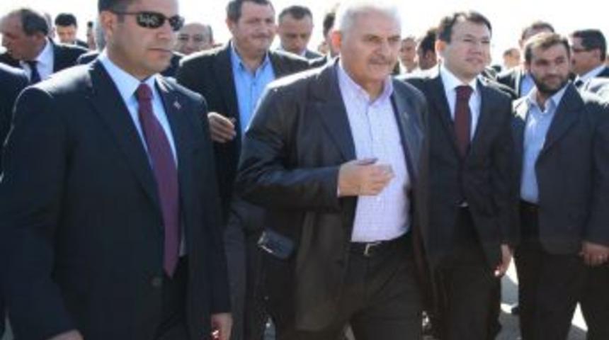 Bakan Yıldırım'dan Bayram Mesajı: Yolların Kralı Olmaz, Kuralı Olur