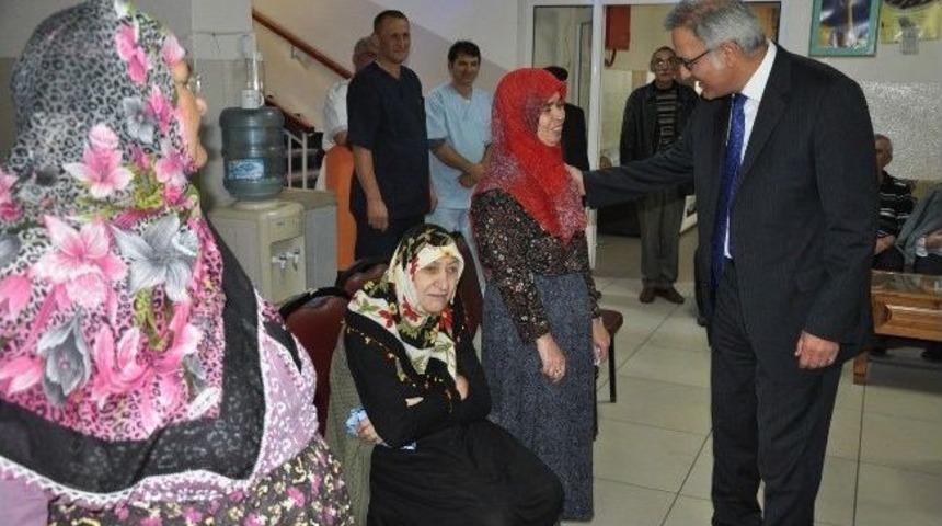 Huzurevi Sakinlerine Bayram Har&ccedil;lığı