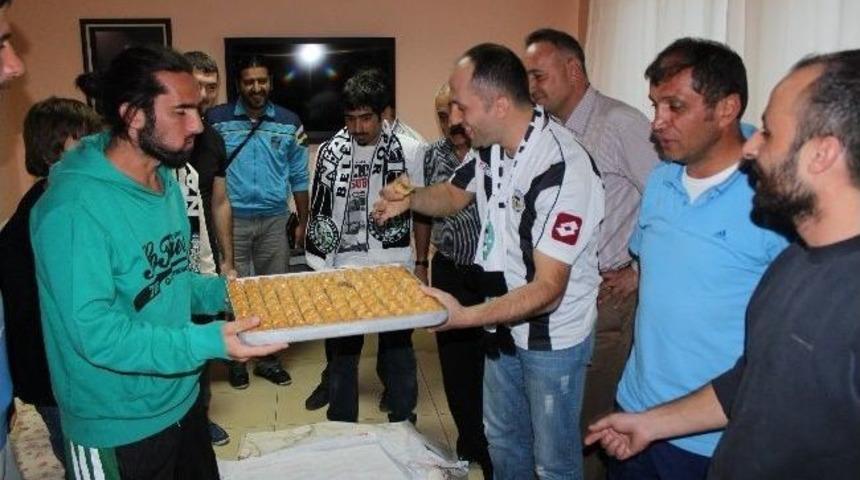 Nazilli Belediyespor Taraftarından Baklavalı Destek