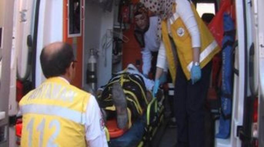 Otomobil İle Motosiklet &Ccedil;arpıştı: 1 Yaralı