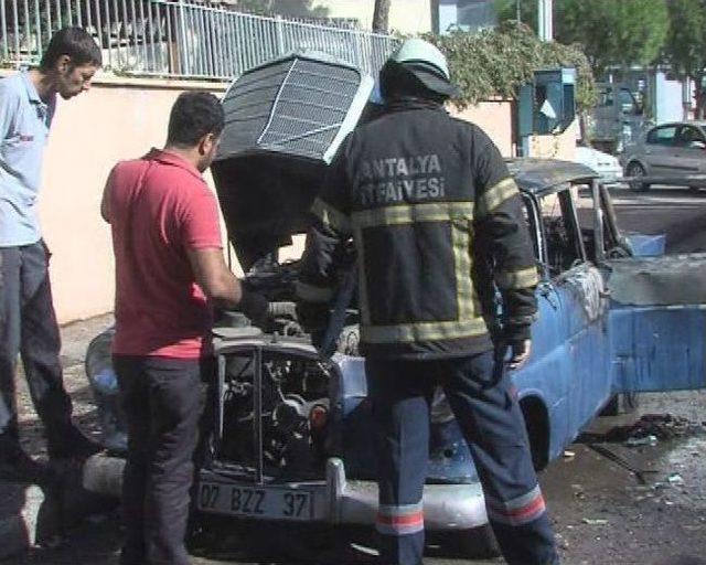 Yarım Asırlık Araç Kül Oldu 1