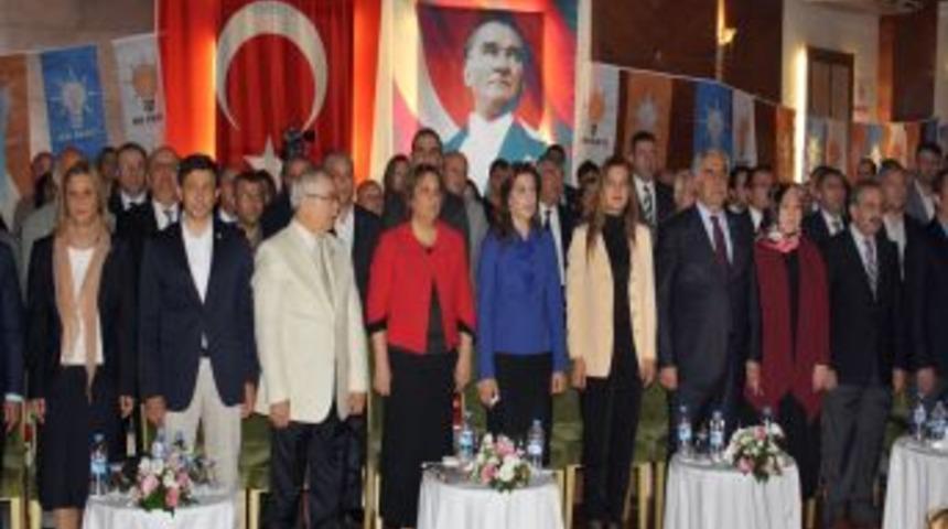 AK Partililer İzmir'deki Danışma Kurulu Toplantısında Bayramlaştı