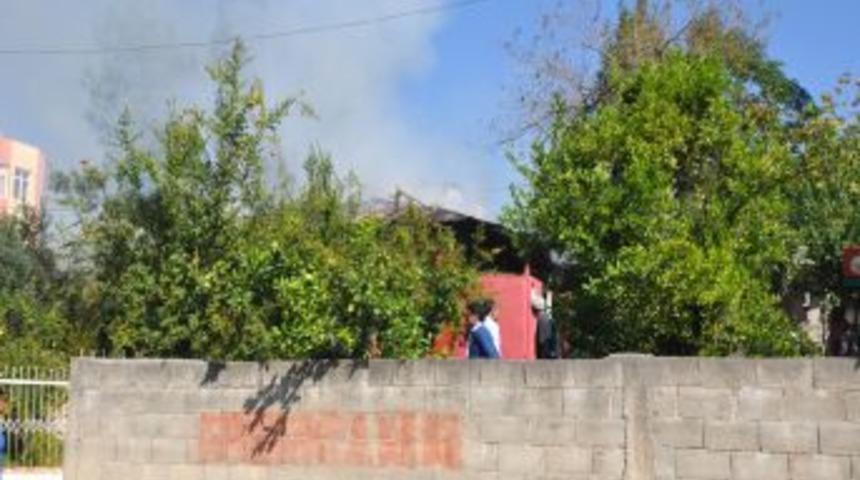 Piknik T&uuml;p&uuml; Patladı, Ev K&uuml;l Oldu