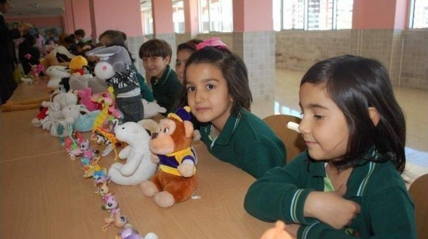 Yozgat &Ouml;zel Ergin Kolejinden Hayvan Sevgisine Oyuncaklı Destek