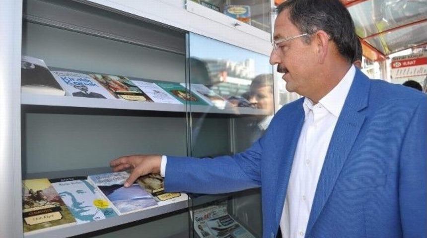 Tramvay Yolcularına &lsquo;kitap Jesti&rsquo;