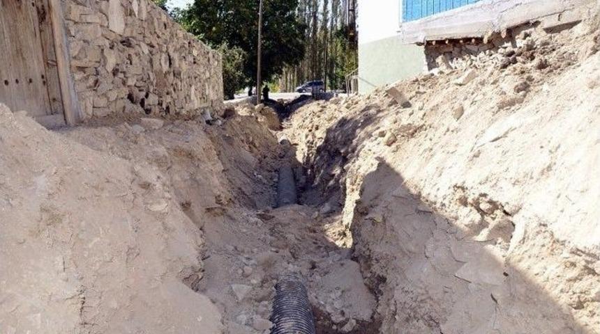 G&uuml;r&uuml;n'de Kanalizasyon &Ccedil;alışmaları