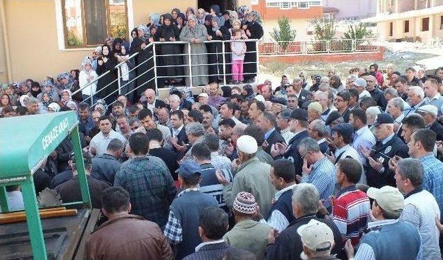 Kadın polis kazada hayatını kaybetti 1