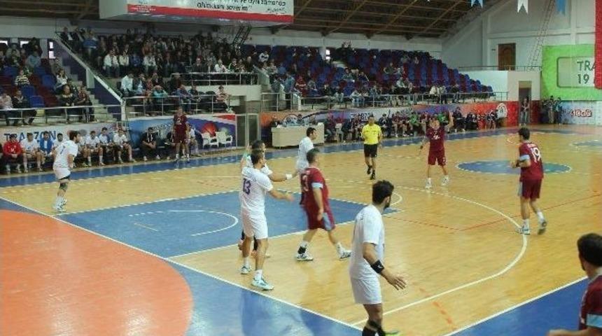 Trabzonspor, Hentbol Takımına Destek Verdi