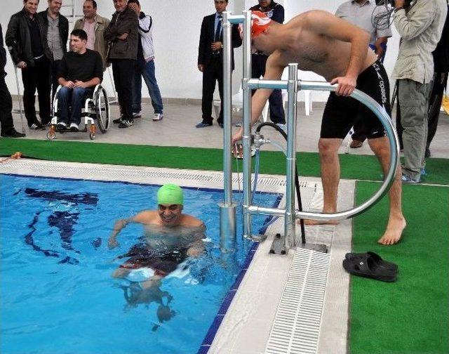 Havuzda Engeller Kalkıyor 1