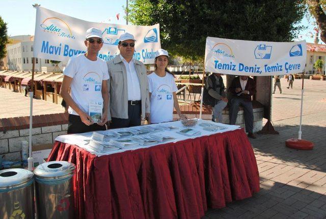 Otel &Ccedil;alışanları A&ccedil;tıkları Stantla &Ccedil;evre Temizliğine Dikkat &Ccedil;ekti 2