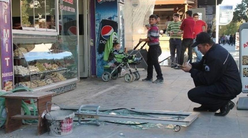 Bayram Alışverişinde G&ouml;r&uuml;nmez Kaza