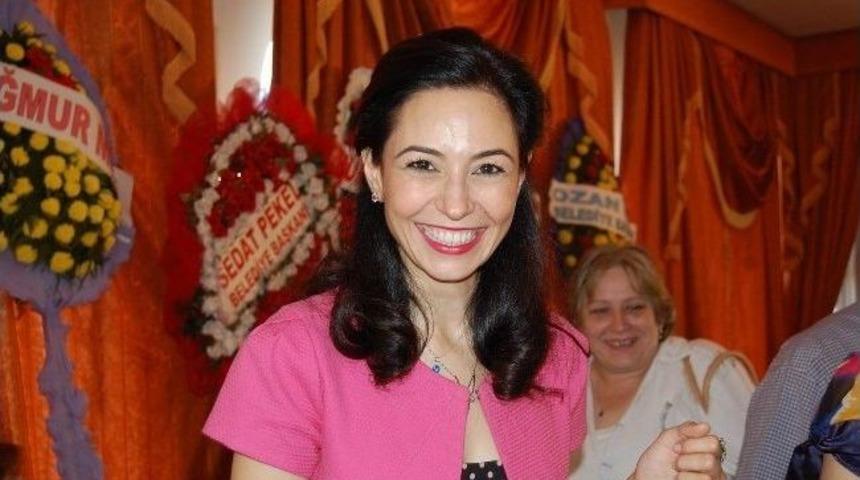 &Uuml;nl&uuml; Manken Semiramis Candemir Bandırma'da