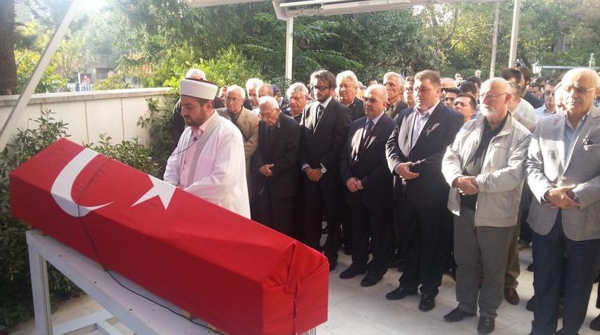 Koramiral Cora, Babasını Son Yolculuğuna Uğurladı