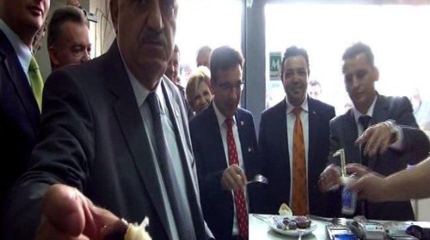 "aman Bakanım Nazar Değmesin"