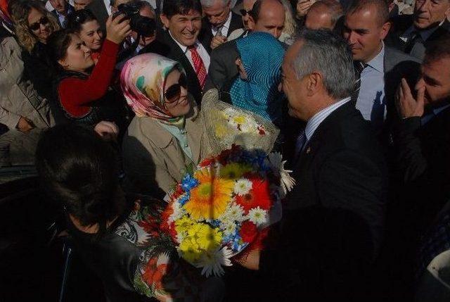 İçişleri Komisyonu Başkanı Seçilen Ak Parti'li Vekile Davullu-zurnalı Karşılama