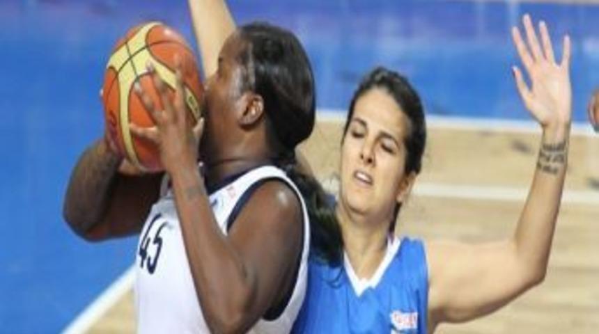 Konak Belediyesi Kadın Basketbol Takımı Galibiyetle D&ouml;nd&uuml;