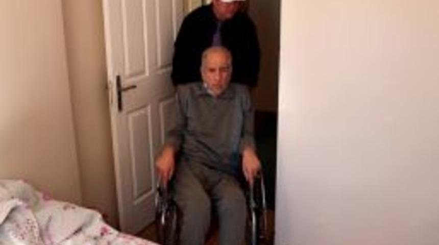 Vefa Projesi Ile Yaşlıların G&ouml;nl&uuml;n&uuml; Alıyorlar