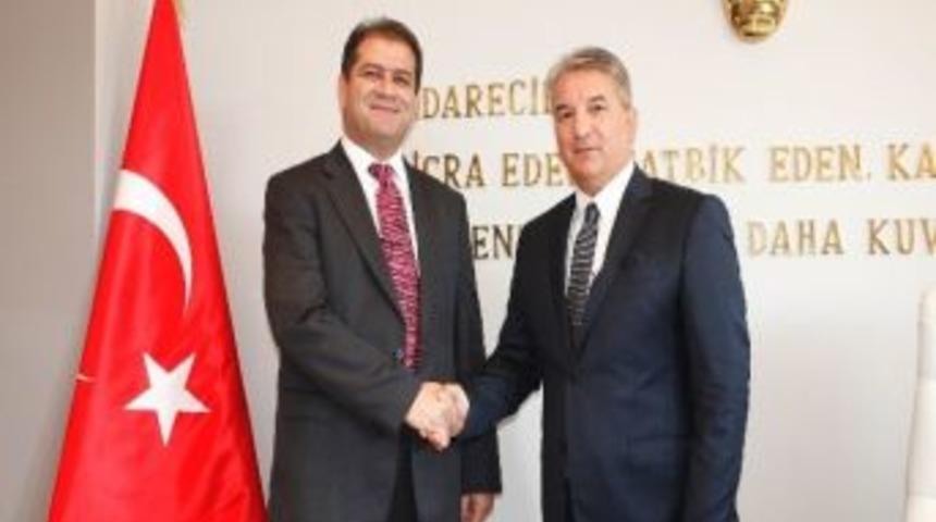 Etik Başkanı İşler, Fo&ccedil;a Kaymakamı Ulug&ouml;lge'yi Ziyaret Etti