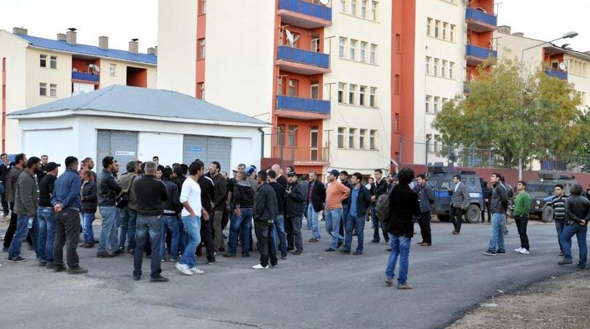 Arızaya M&uuml;dahale I&ccedil;in Dışarıdan Iş&ccedil;i Gelince Gerginlik &Ccedil;ıktı