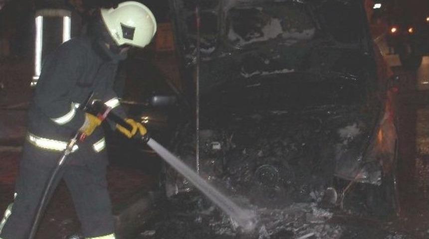 Seyir Halindeki Otomobil Yandı