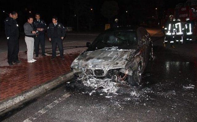 Seyir Halindeki Otomobil Yandı 1