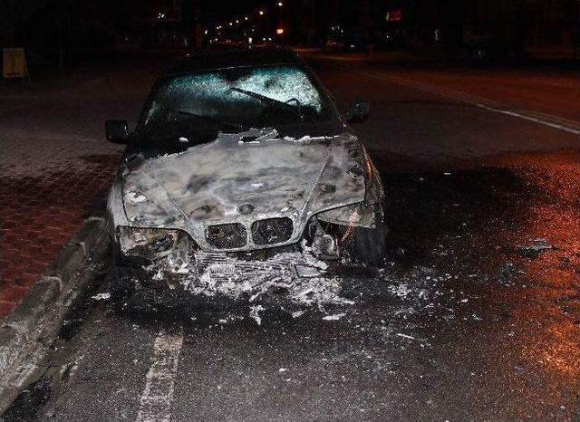 Seyir Halindeki Otomobil Yandı 2