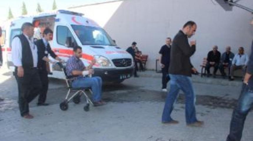 Silahlı kavganın ortasında kalan polis memuru ve eşi yaralandı