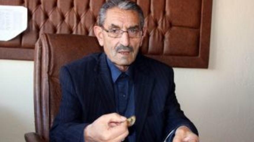 Muhtarlık M&uuml;hr&uuml;n&uuml; 48 Yıldır Bırakmıyor