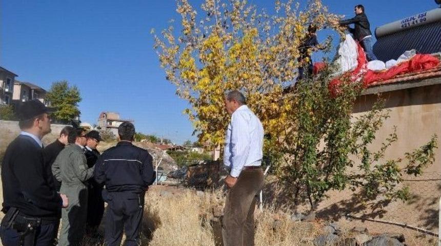 Kayseri'de paraş&uuml;t&ccedil;&uuml; &ccedil;atıya indi