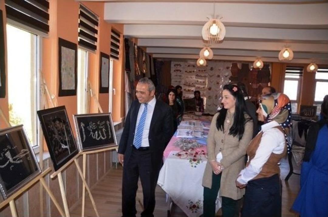 Şemdinli&rsquo;de El Sanatları Sergisi