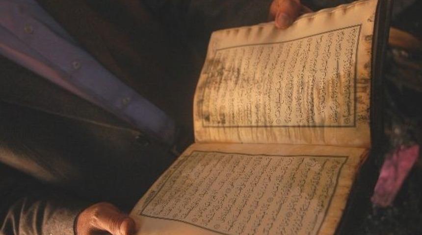 Yangında k&uuml;l olan evde, bir tek Kur'an-ı Kerim yanmadı