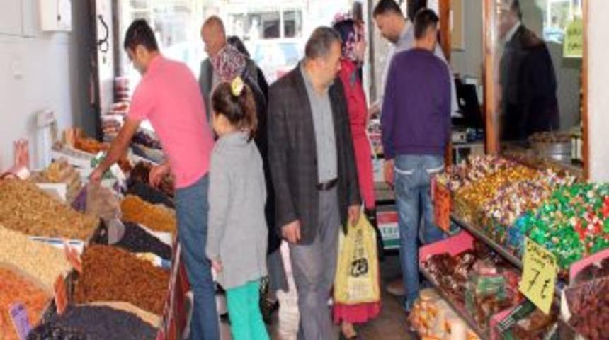 Kurban Bayramı &Ouml;ncesi Esnaf Bayram Etti