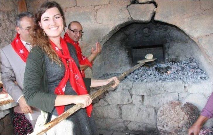 (özel Haber) Avrupa'dan Geldiler, At Nallayıp Demir Dövdüler G4