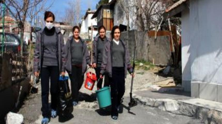 Belediye Evlere Bayram Temizliğine Gidiyor