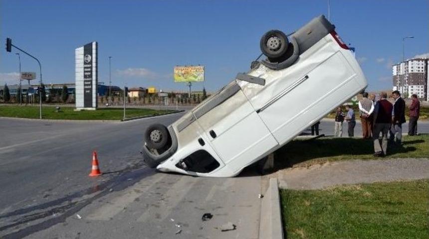 Başkentte Trafik Kazası: 2 Yaralı