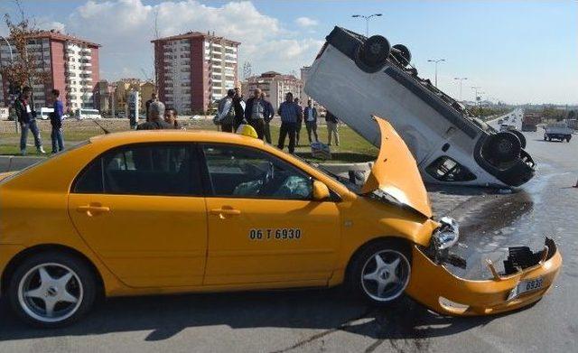 Başkentte Trafik Kazası: 2 Yaralı