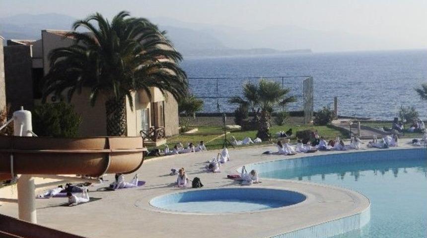 600 Kişilik Yoga Seansı