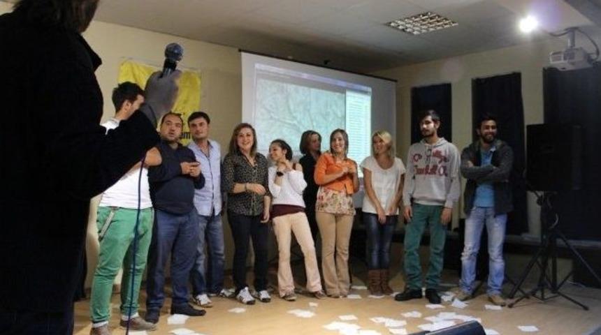 Burhaniye&rsquo;de Tanışma Partisi